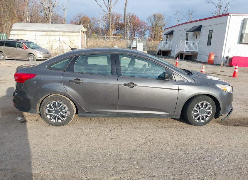 Photo 14 of 2015 Ford Focus S (VIN 1FADP3E25FL312109)