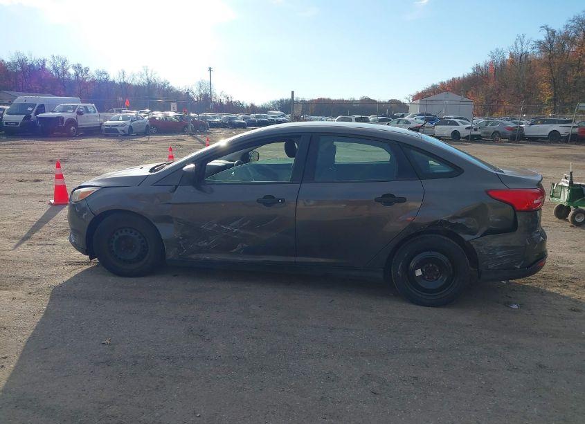Photo 15 of 2015 Ford Focus S (VIN 1FADP3E25FL312109)
