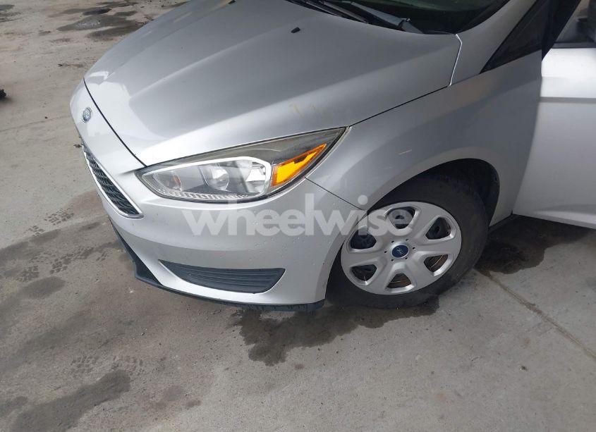 Photo 6 of 2016 Ford Focus S (VIN 1FADP3E25GL210374)