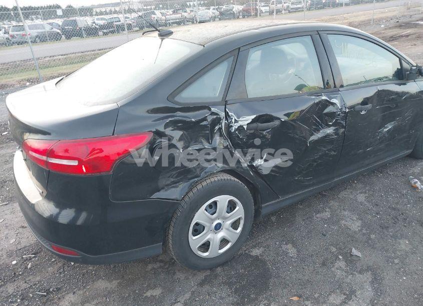 Photo 6 of 2016 Ford Focus S (VIN 1FADP3E25GL250454)