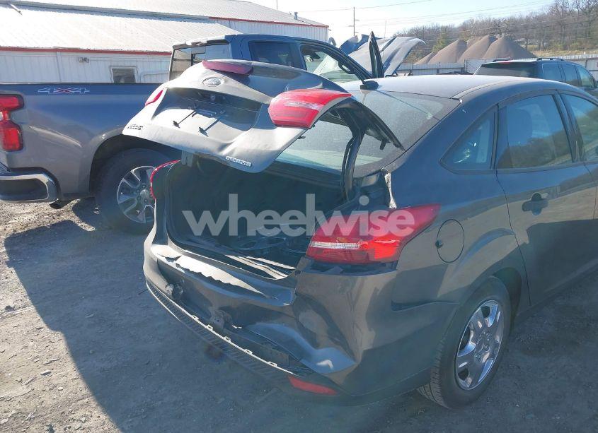 Photo 6 of 2016 Ford Focus S (VIN 1FADP3E25GL274575)