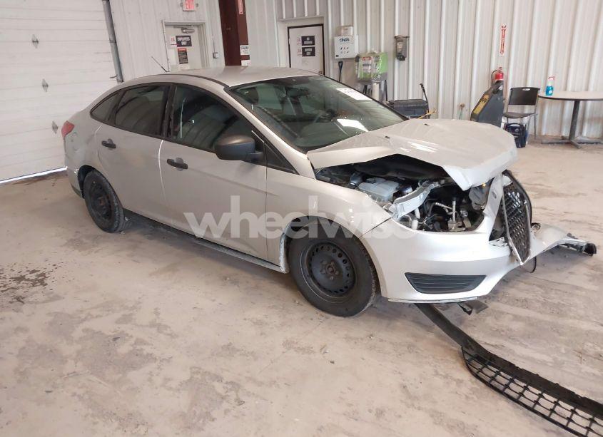 2017 Ford Focus S (VIN 1FADP3E25HL222428) main photo