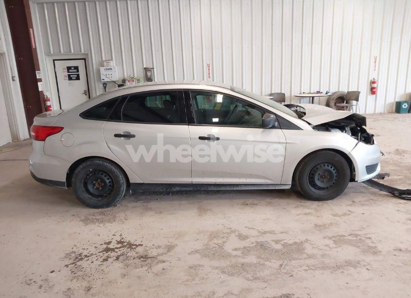 Photo 13 of 2017 Ford Focus S (VIN 1FADP3E25HL222428)