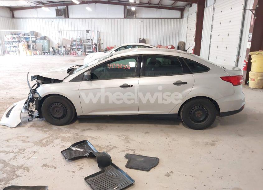 Photo 14 of 2017 Ford Focus S (VIN 1FADP3E25HL222428)