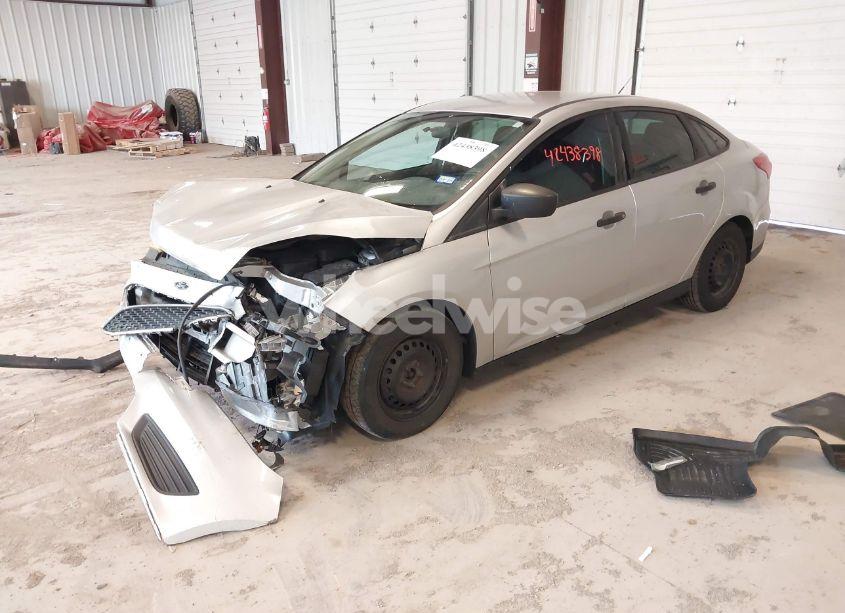 Photo 2 of 2017 Ford Focus S (VIN 1FADP3E25HL222428)