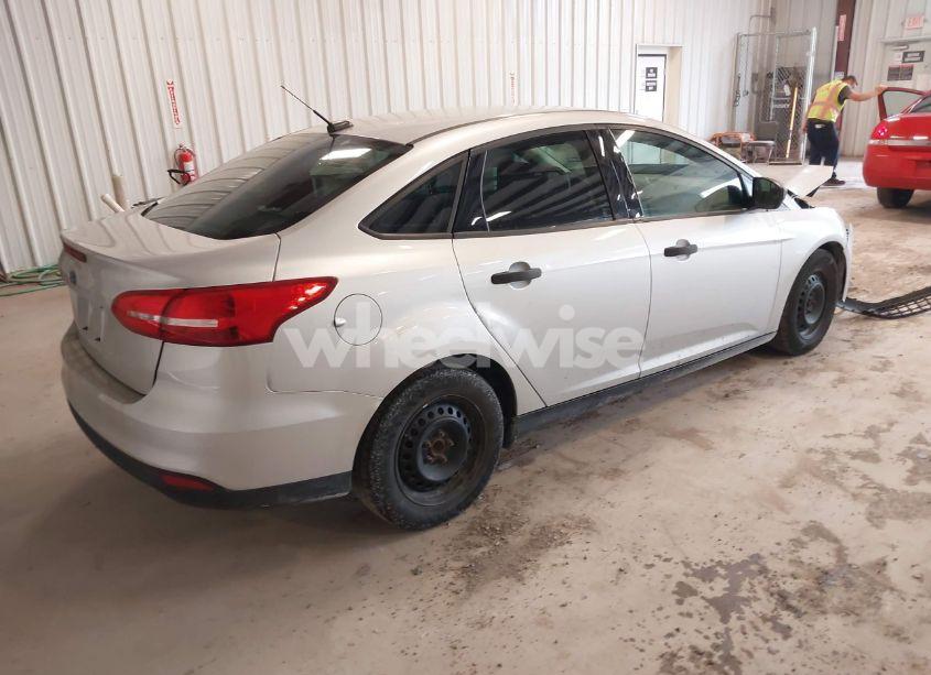 Photo 4 of 2017 Ford Focus S (VIN 1FADP3E25HL222428)