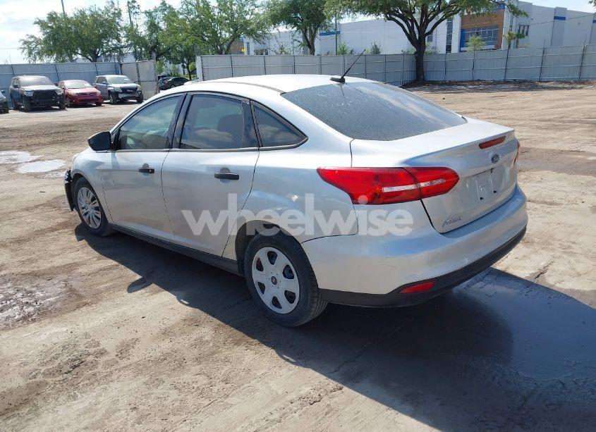 Photo 3 of 2017 Ford Focus S (VIN 1FADP3E25HL270589)