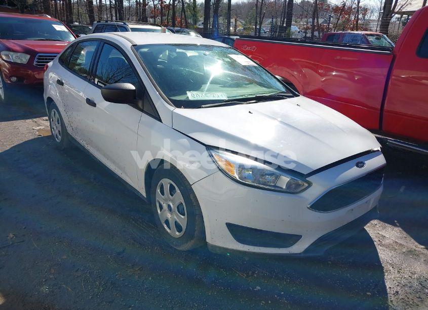 2017 Ford Focus S (VIN 1FADP3E25HL321721) main photo
