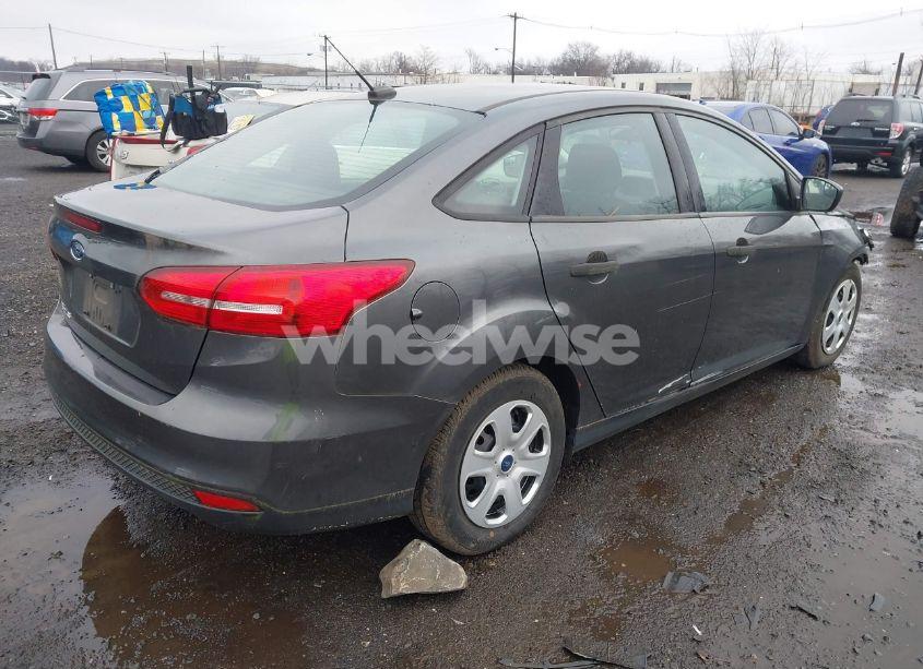 Photo 4 of 2017 Ford Focus S (VIN 1FADP3E25HL345209)