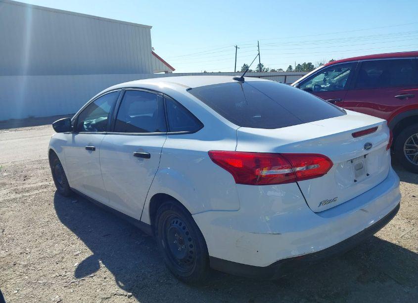 Photo 3 of 2018 Ford Focus S (VIN 1FADP3E25JL240224)
