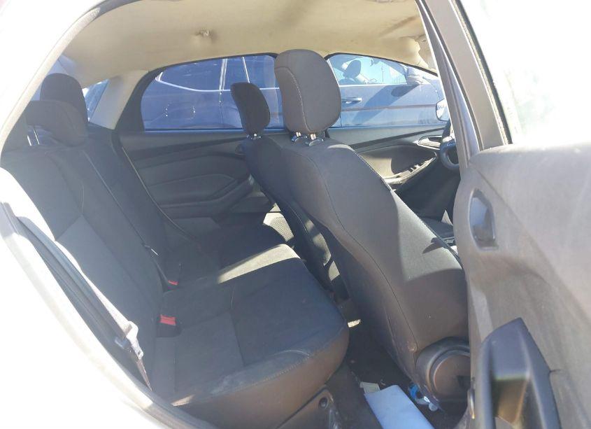 Photo 8 of 2018 Ford Focus S (VIN 1FADP3E25JL240224)