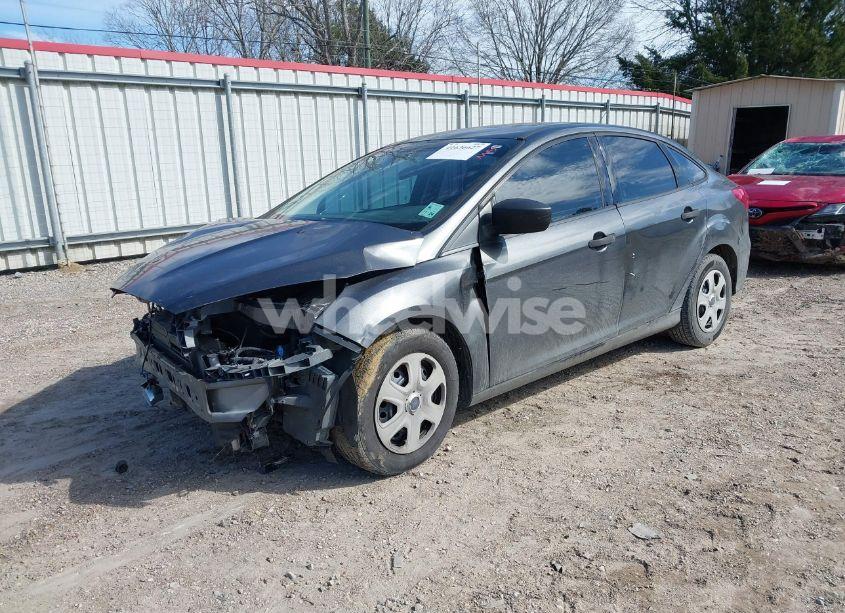 Photo 2 of 2018 Ford Focus S (VIN 1FADP3E25JL268976)