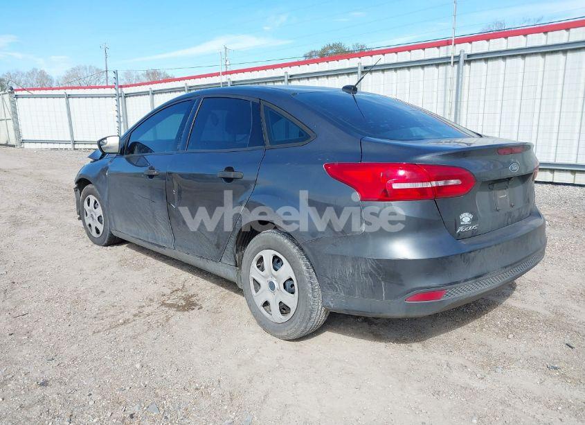 Photo 3 of 2018 Ford Focus S (VIN 1FADP3E25JL268976)