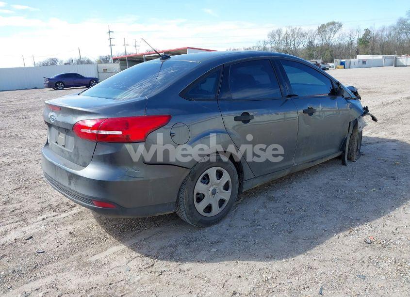 Photo 4 of 2018 Ford Focus S (VIN 1FADP3E25JL268976)