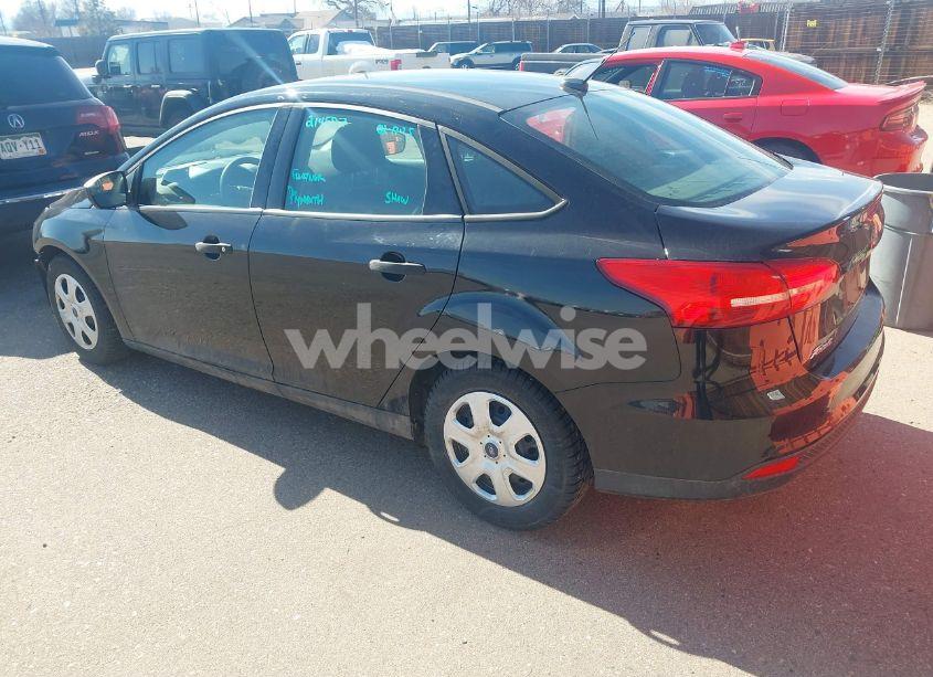 Photo 3 of 2018 Ford Focus S (VIN 1FADP3E25JL319845)