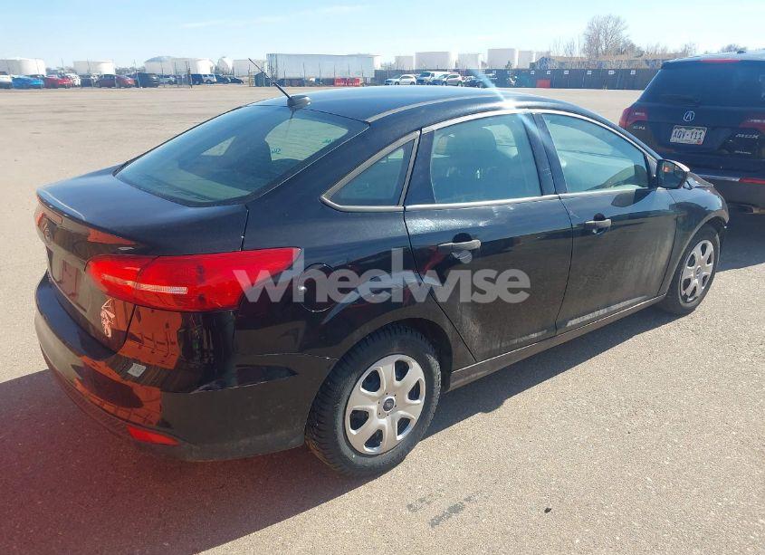 Photo 4 of 2018 Ford Focus S (VIN 1FADP3E25JL319845)