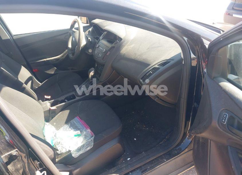 Photo 5 of 2018 Ford Focus S (VIN 1FADP3E25JL319845)