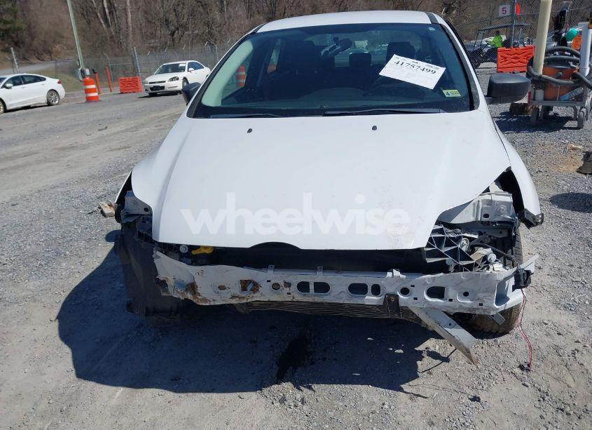 Photo 12 of 2013 Ford Focus S (VIN 1FADP3E26DL143666)