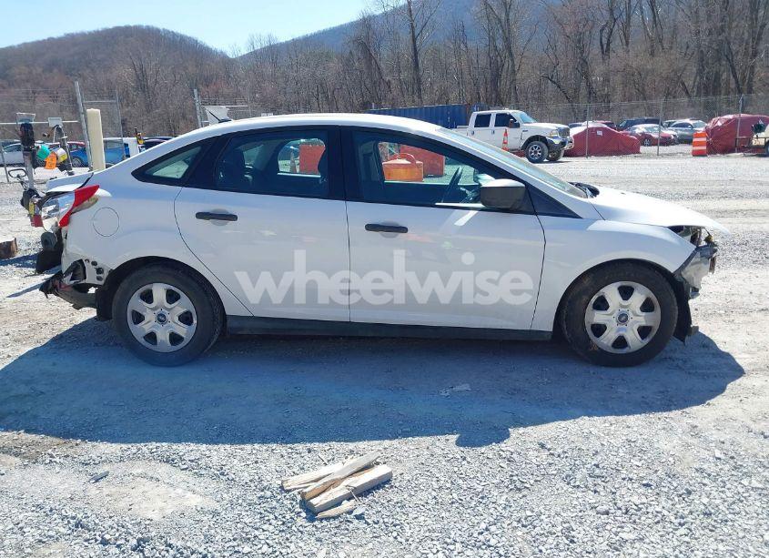 Photo 13 of 2013 Ford Focus S (VIN 1FADP3E26DL143666)