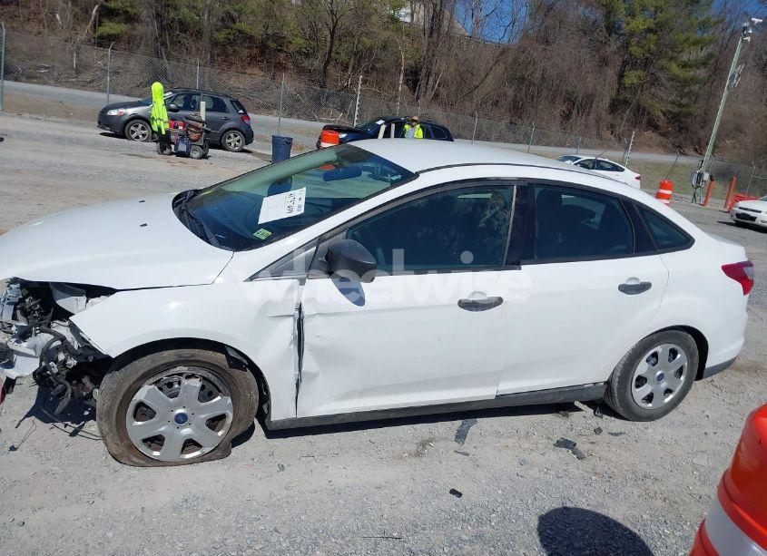 Photo 14 of 2013 Ford Focus S (VIN 1FADP3E26DL143666)