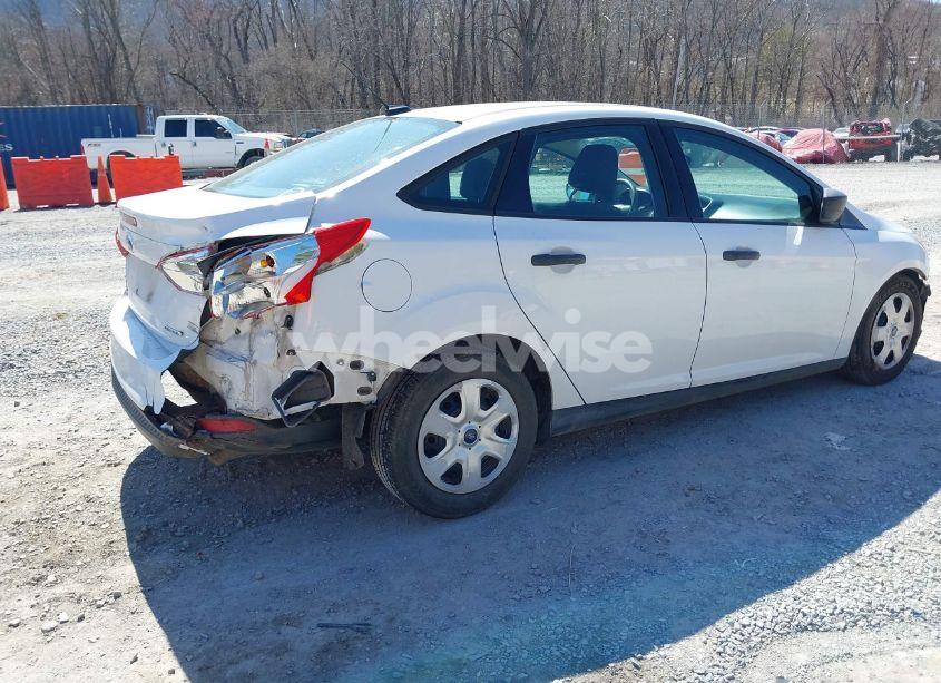 Photo 4 of 2013 Ford Focus S (VIN 1FADP3E26DL143666)