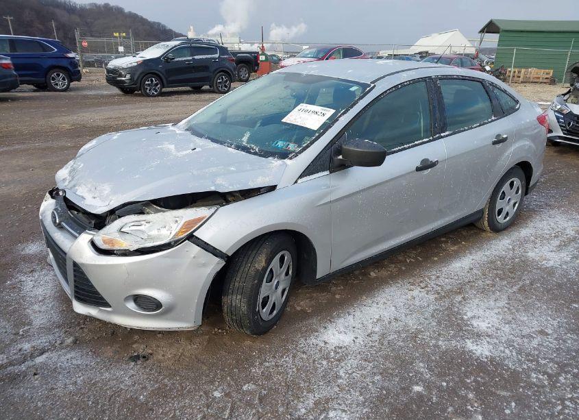 Photo 2 of 2013 Ford Focus S (VIN 1FADP3E26DL156854)
