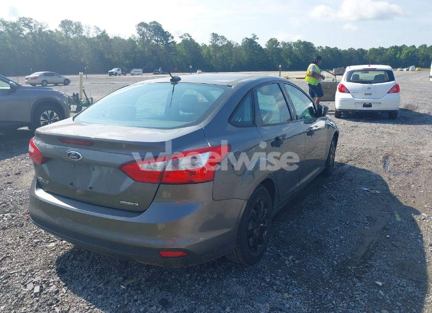Photo 4 of 2013 Ford Focus S (VIN 1FADP3E26DL294233)