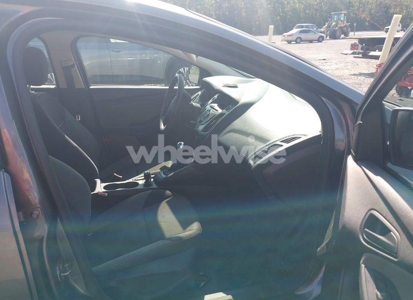 Photo 5 of 2013 Ford Focus S (VIN 1FADP3E26DL294233)