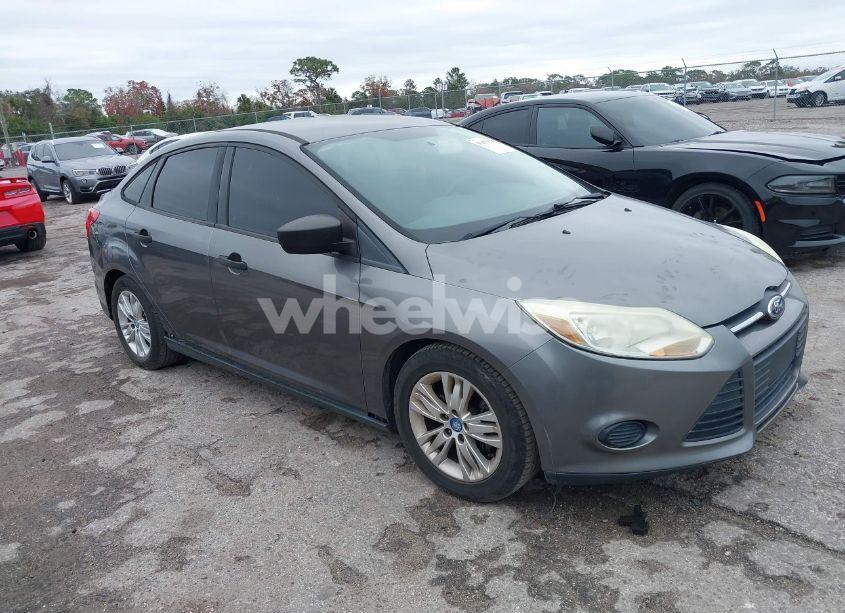 2013 Ford Focus S (VIN 1FADP3E26DL349327) main photo