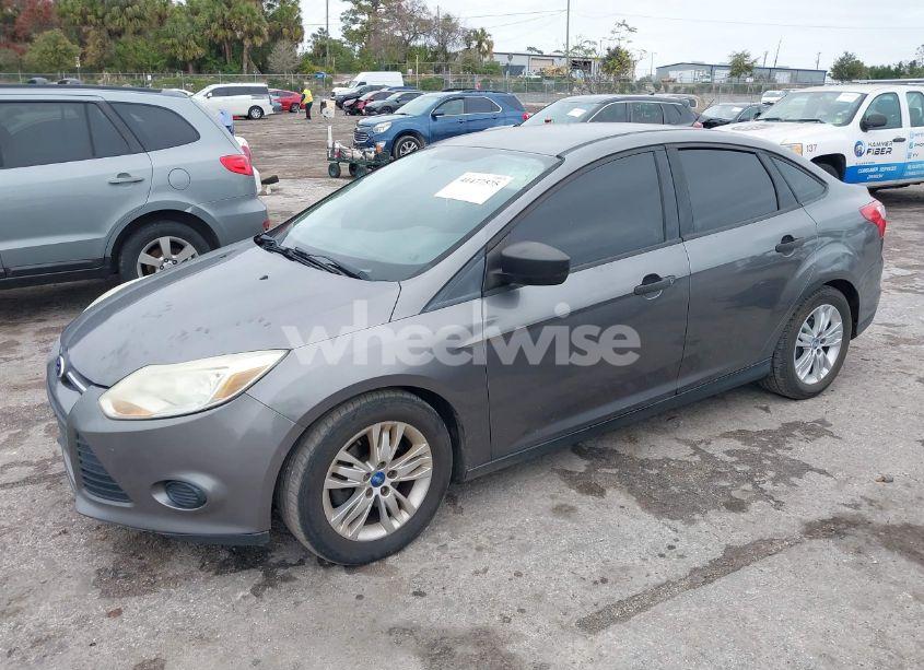 Photo 2 of 2013 Ford Focus S (VIN 1FADP3E26DL349327)