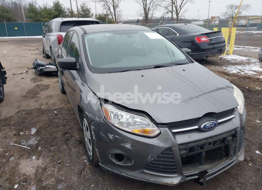 2014 Ford Focus S (VIN 1FADP3E26EL128019) main photo