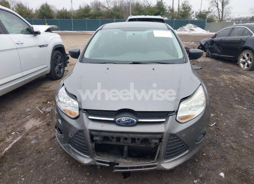 Photo 12 of 2014 Ford Focus S (VIN 1FADP3E26EL128019)