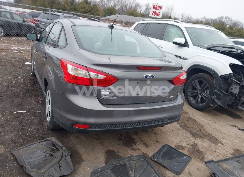 Photo 16 of 2014 Ford Focus S (VIN 1FADP3E26EL128019)
