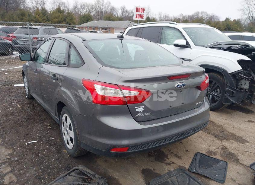 Photo 3 of 2014 Ford Focus S (VIN 1FADP3E26EL128019)