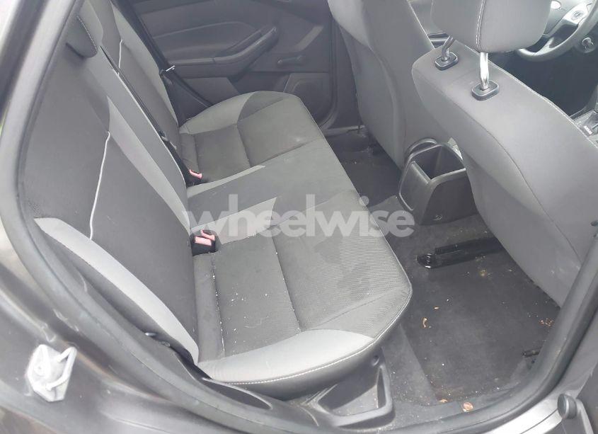 Photo 8 of 2014 Ford Focus S (VIN 1FADP3E26EL128019)