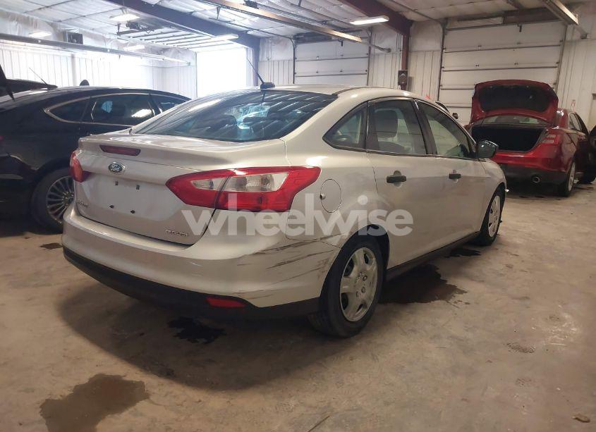 Photo 4 of 2014 Ford Focus S (VIN 1FADP3E26EL175163)