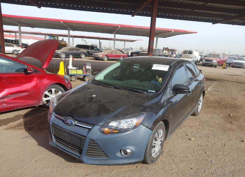Photo 2 of 2014 Ford Focus S (VIN 1FADP3E26EL259516)