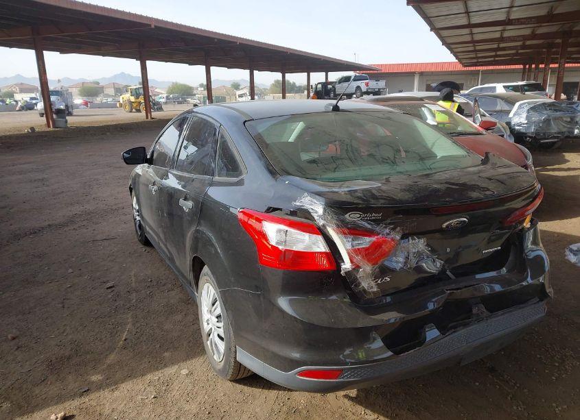 Photo 3 of 2014 Ford Focus S (VIN 1FADP3E26EL259516)