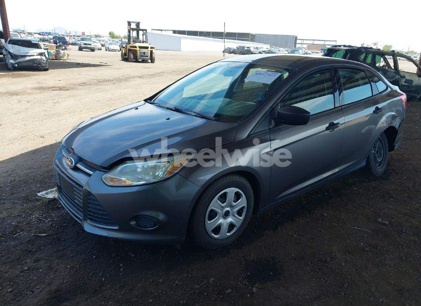 Photo 2 of 2014 Ford Focus S (VIN 1FADP3E26EL311386)