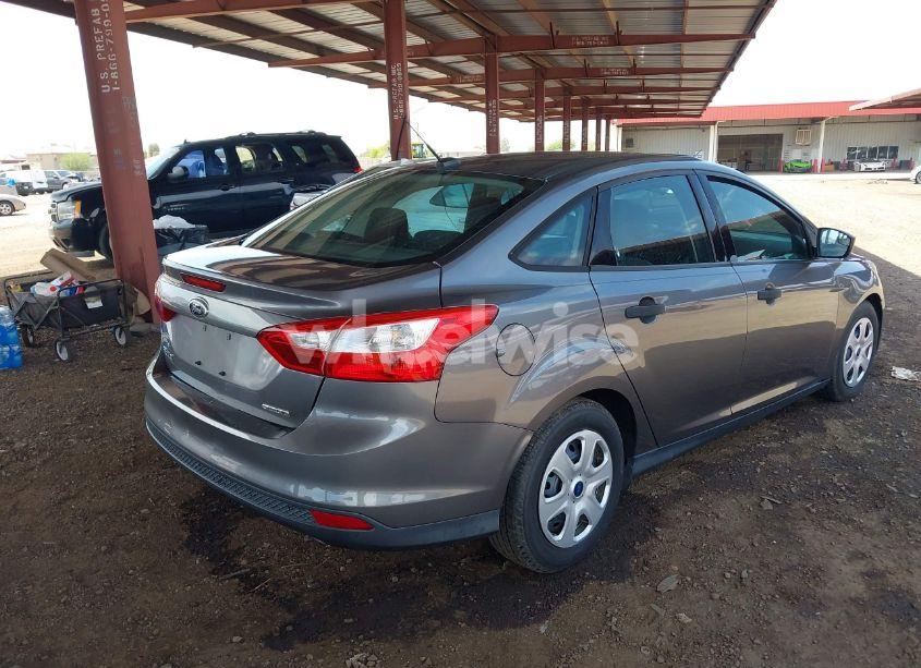 Photo 4 of 2014 Ford Focus S (VIN 1FADP3E26EL311386)