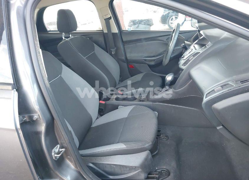 Photo 5 of 2014 Ford Focus S (VIN 1FADP3E26EL311386)