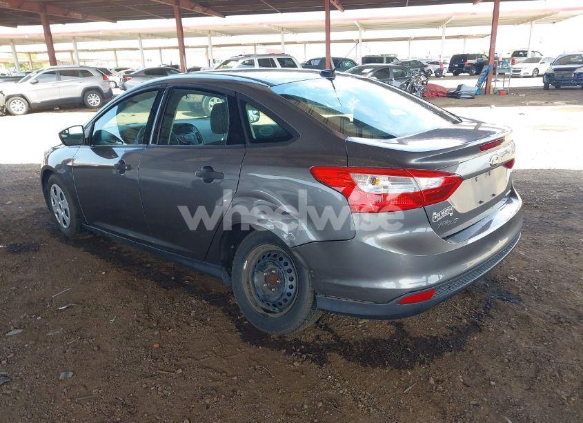 Photo 6 of 2014 Ford Focus S (VIN 1FADP3E26EL311386)