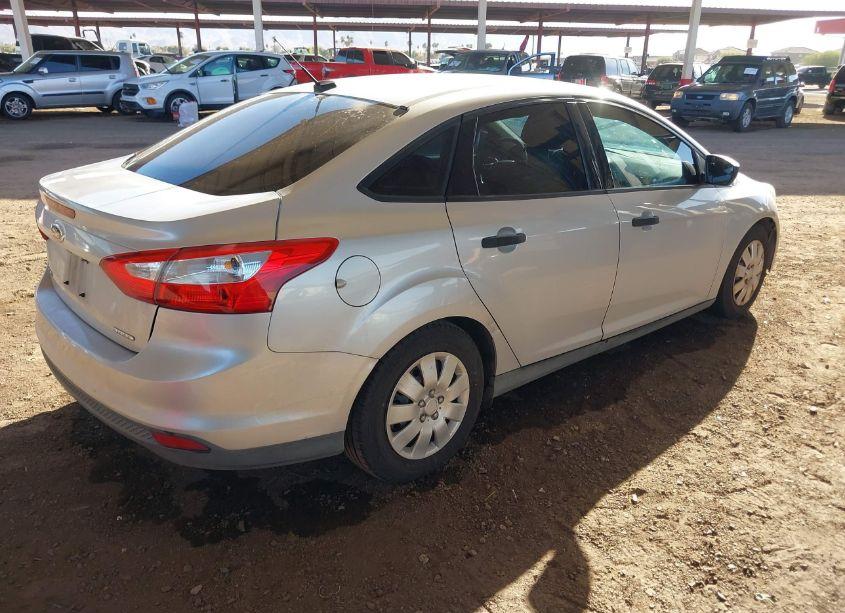Photo 4 of 2014 Ford Focus S (VIN 1FADP3E26EL311906)