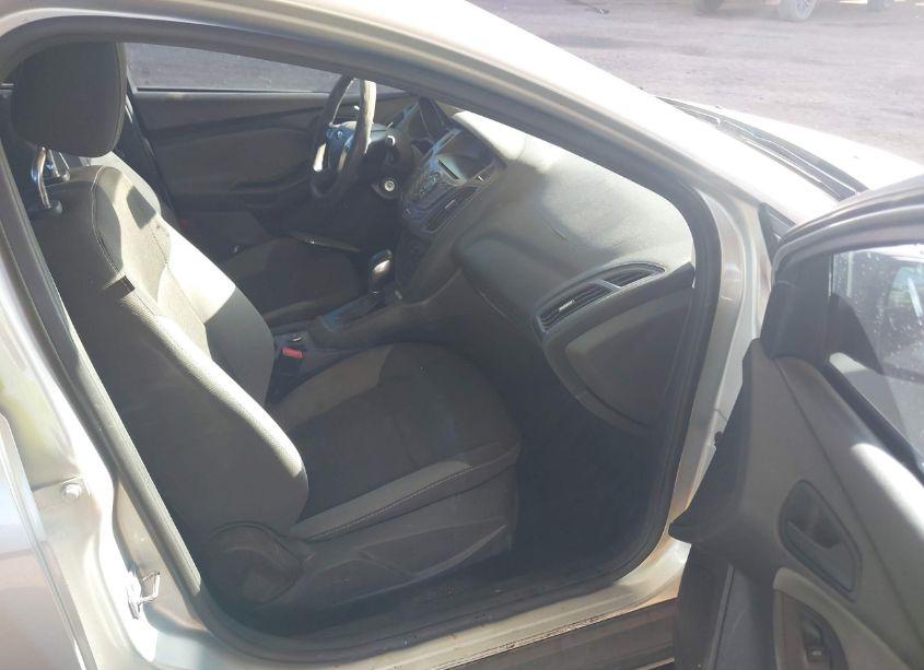 Photo 5 of 2014 Ford Focus S (VIN 1FADP3E26EL311906)