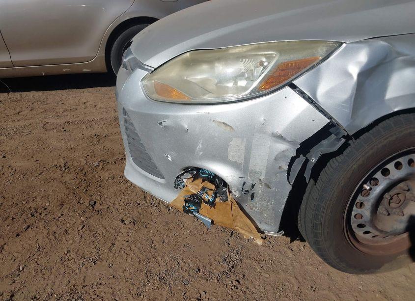 Photo 6 of 2014 Ford Focus S (VIN 1FADP3E26EL311906)