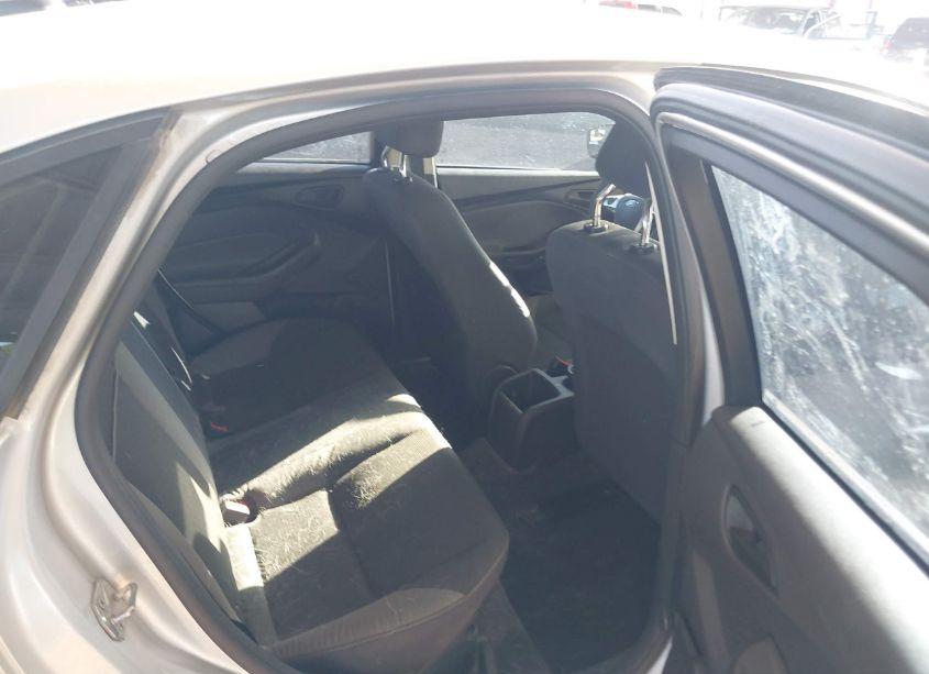 Photo 8 of 2014 Ford Focus S (VIN 1FADP3E26EL311906)