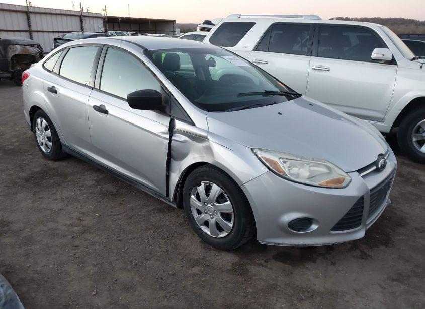 2014 Ford Focus S (VIN 1FADP3E26EL321092) main photo
