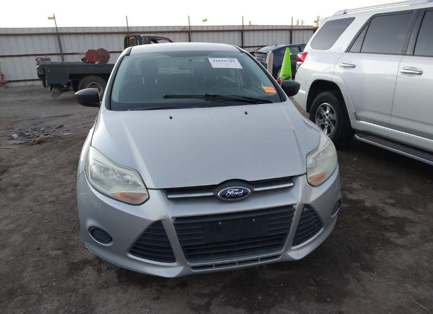 Photo 12 of 2014 Ford Focus S (VIN 1FADP3E26EL321092)