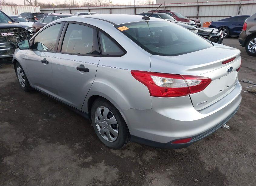 Photo 3 of 2014 Ford Focus S (VIN 1FADP3E26EL321092)