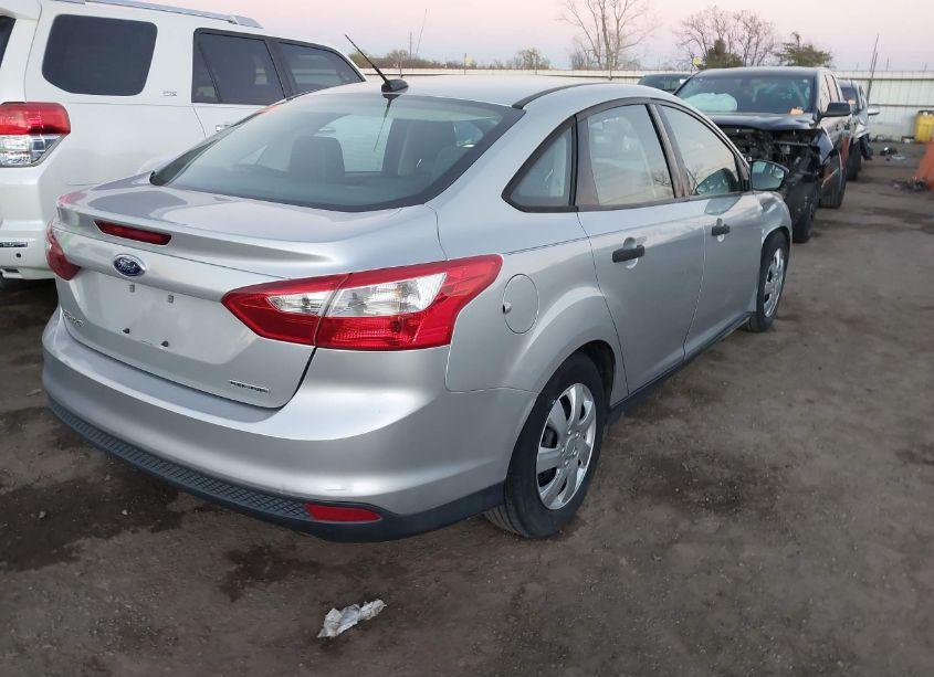 Photo 4 of 2014 Ford Focus S (VIN 1FADP3E26EL321092)